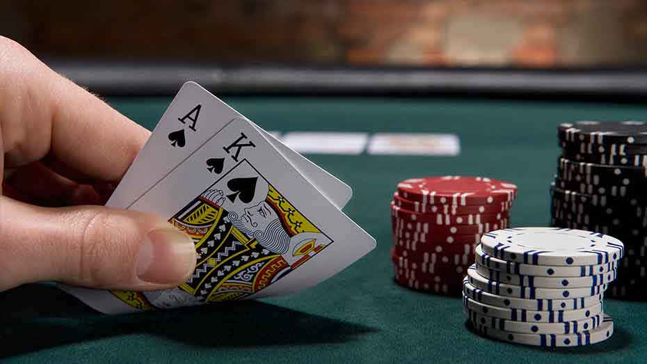 How to Engage in Live Poker