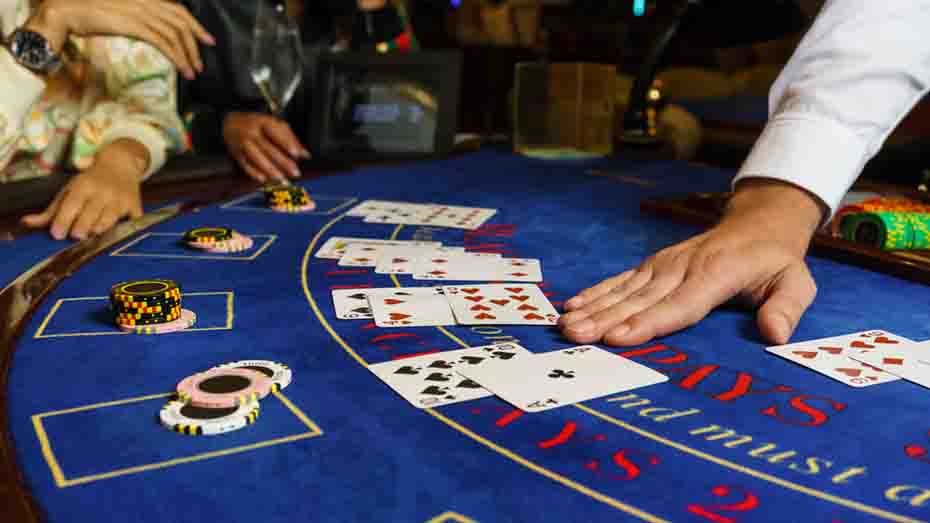 Is Card Counting Effective in Online Blackjack